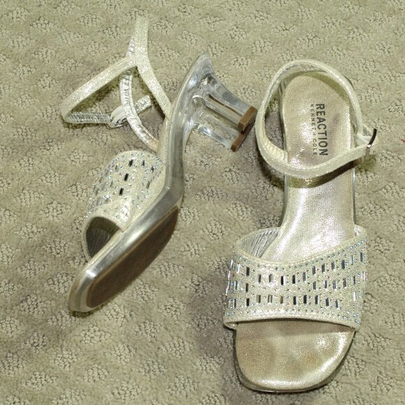Kenneth Cole Reaction Women's 5 Silver Beaded 2.5" Clear Acrylic Block Heels - Picture 1 of 9